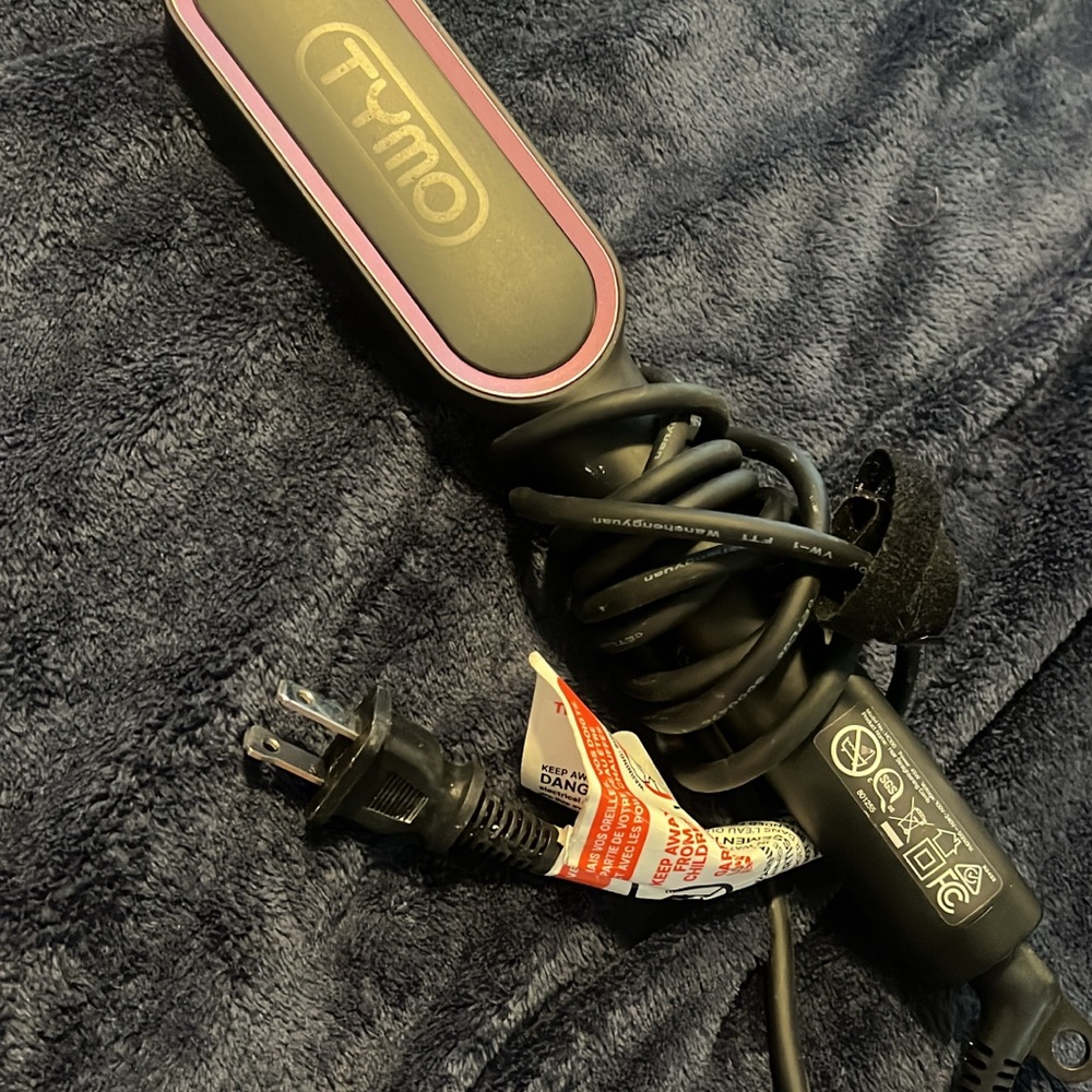 Black and Pink Hair Straightening Comb